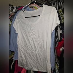 💋5/20 NOBO SIZE LARGE WHITE TEE